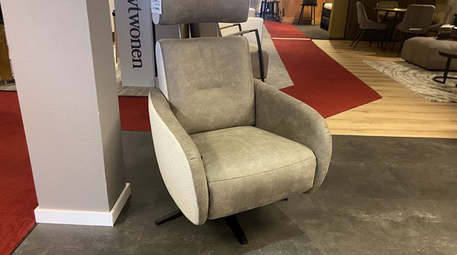Fauteuil Renew €1499,-